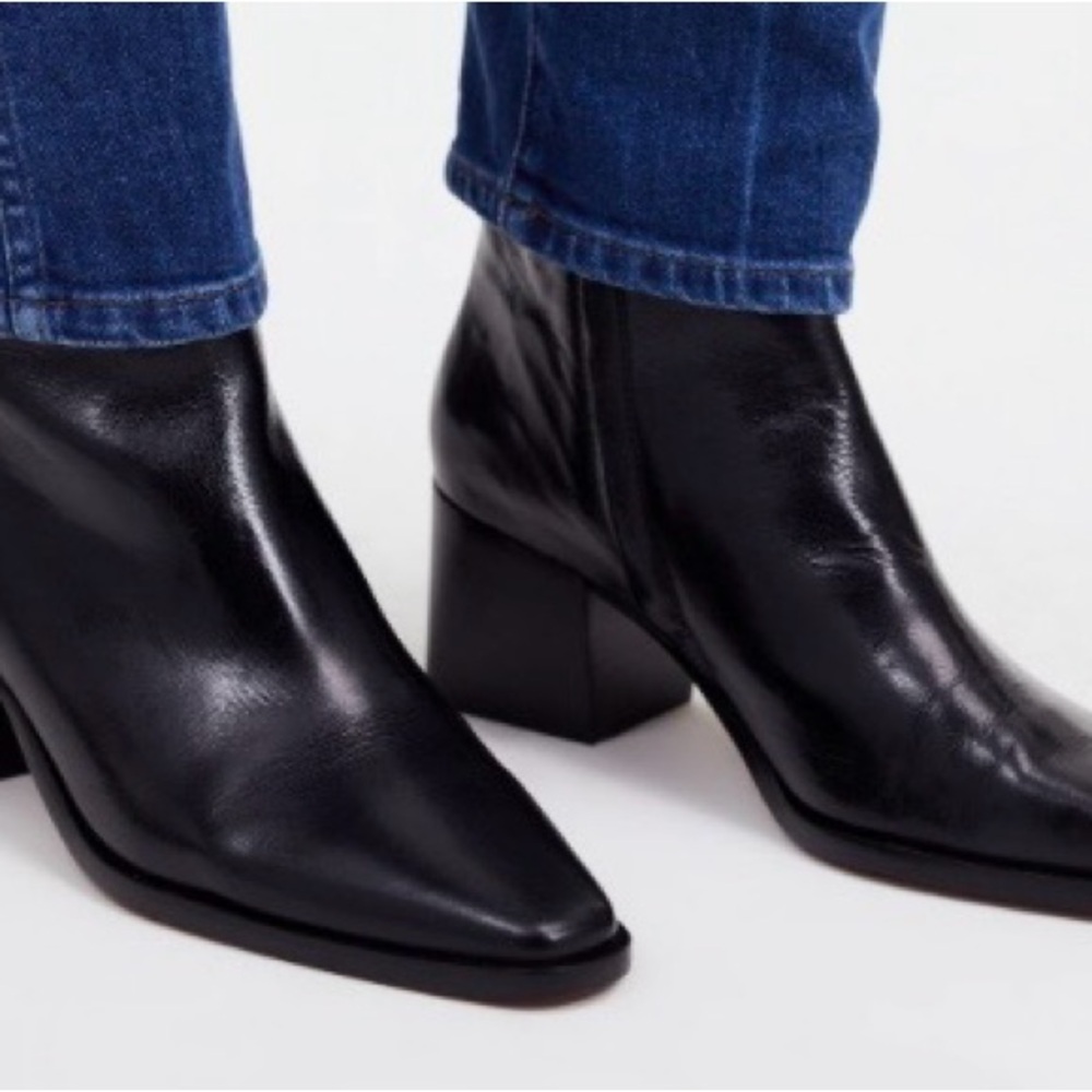 Madewell Women's Black Leather Ankle Boots - Sleek Zip Booties Size 10.5 - Picture 4 of 12